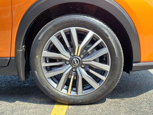Used 2023 Nissan Kicks SV FWD image 5