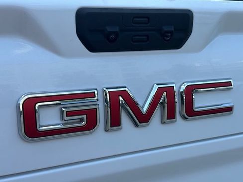 Used 2025 GMC Sierra 1500 SLT AWD/4WD image 10