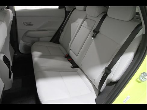 Certified 2024 Hyundai Kona SEL AWD/4WD image 19