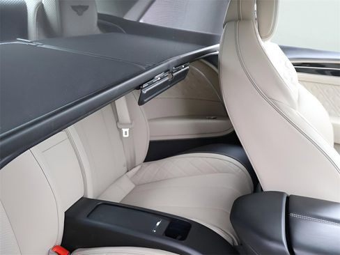 Used 2022 Bentley Continental GT image 15