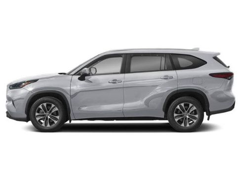 Used 2023 Toyota Highlander XLE AWD/4WD image 3