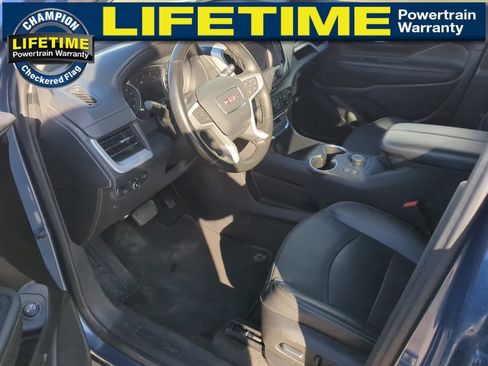 Used 2024 GMC Terrain SLT image 8