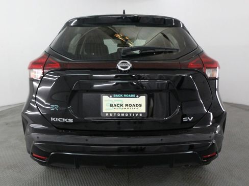 Used 2021 Nissan Kicks SV FWD image 8
