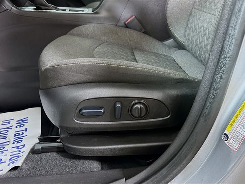 Used 2024 Chevrolet Equinox LT FWD image 18