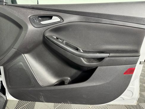 Used 2015 Ford Focus SE image 37