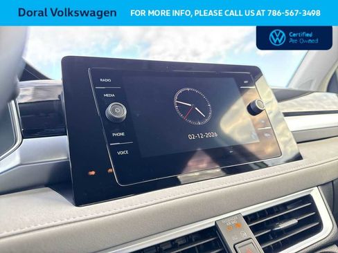 Used 2025 Volkswagen Taos SE image 18