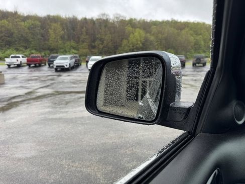 Used 2019 Jeep Grand Cherokee Overland AWD/4WD image 35