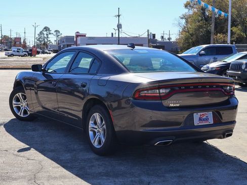 Used 2023 Dodge Charger SXT image 2