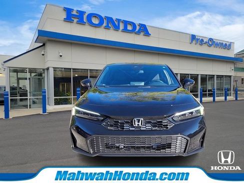 Used 2025 Honda Civic Sport image 2