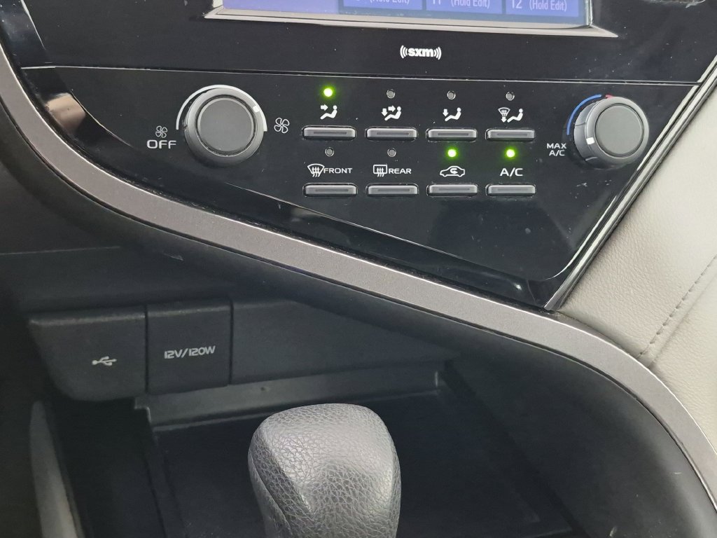Used 2020 Toyota Camry LE w/ Carpet Mat Package FWD image 25
