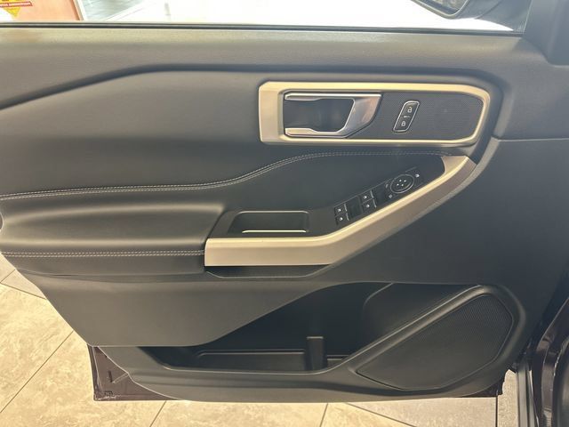 Used 2023 Ford Explorer XLT w/ Equipment Group 202A AWD/4WD image 21
