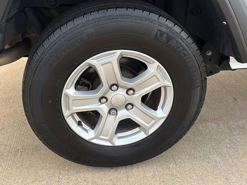 Used 2022 Jeep Wrangler Unlimited Sport image 11