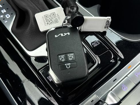 Certified 2023 Kia Carnival SX Prestige FWD image 42