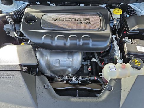 Used 2023 Jeep Cherokee Altitude Lux image 22