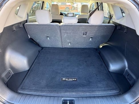 Used 2020 Hyundai Tucson SE image 15