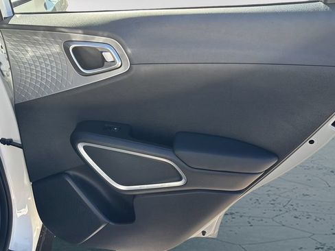 Used 2023 Kia Soul S FWD image 12