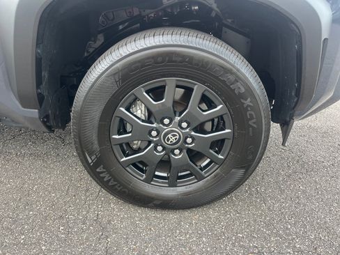 Used 2026 Toyota 4Runner SR5 RWD image 27