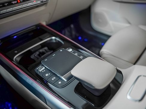 Certified 2023 Mercedes-Benz EQB 300 4MATIC w/ Exclusive Package image 15