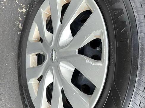 Used 2017 Nissan Rogue S AWD/4WD image 10