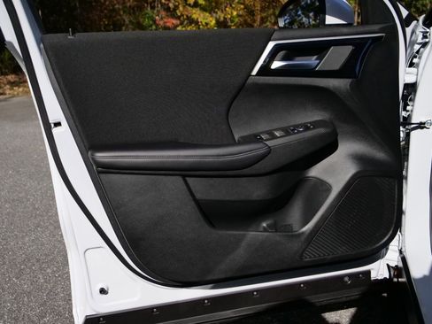 Used 2024 Mitsubishi Outlander ES image 23