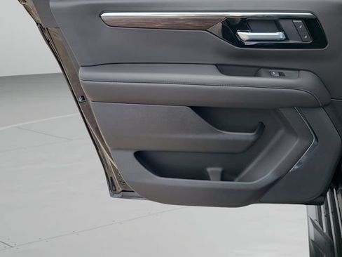 New 2026 Chevrolet Suburban LS w/ LPO, Dark Essentials Package RWD image 17