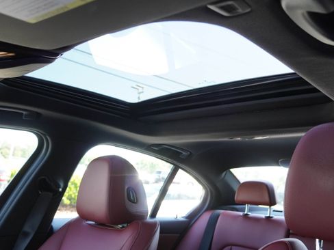 Certified 2025 BMW 330i Sedan RWD image 15