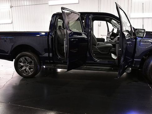 Used 2023 Ford F150 Lightning XLT w/ Equipment Group 312A High AWD/4WD image 33