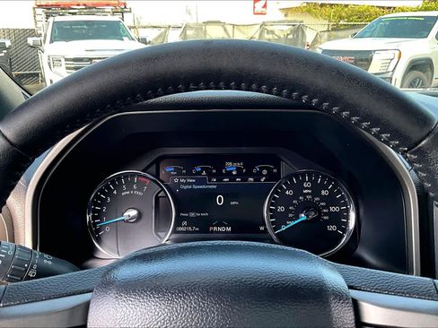 Used 2019 Ford Expedition XLT w/ Equipment Group 202A RWD image 26
