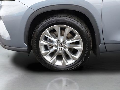 Certified 2020 Toyota Highlander Limited image 3