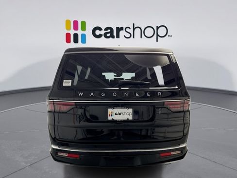 Used 2023 Jeep Wagoneer L 4WD w/ Premium Group I image 4