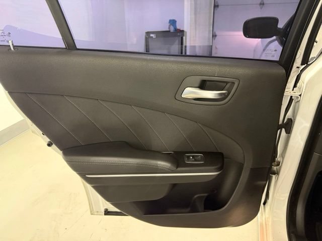 Used 2019 Dodge Charger SXT RWD image 21