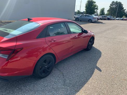 Certified 2021 Hyundai Elantra SEL w/ Convenience Package FWD image 5
