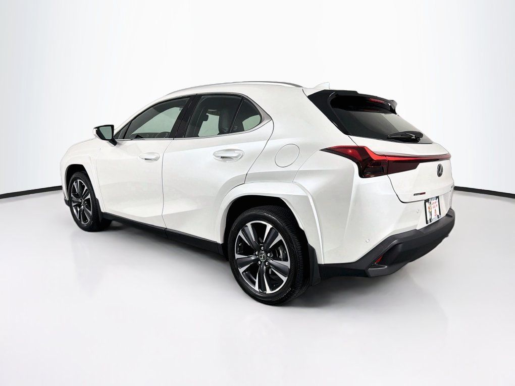Used 2024 Lexus UX 250h FWD w/ Premium Package image 7