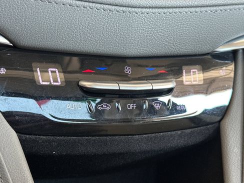 Used 2018 Cadillac XT5 Luxury w/ Driver Awareness Package FWD image 21