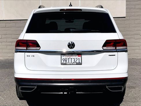 Certified 2023 Volkswagen Atlas SE image 3