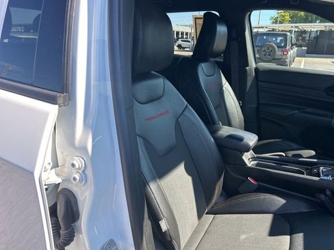 Used 2024 Jeep Compass Trailhawk image 23