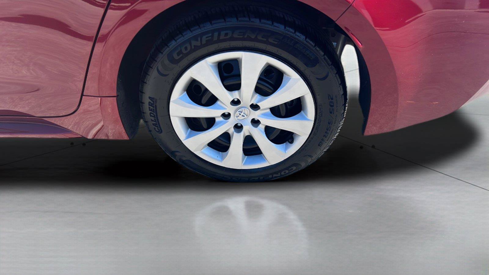 Used 2025 Toyota Corolla LE FWD image 23