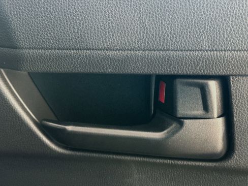 Used 2025 Toyota Tacoma SR5 image 29