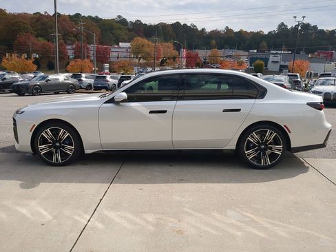 New 2025 BMW 740i w/ Executive Package image 5