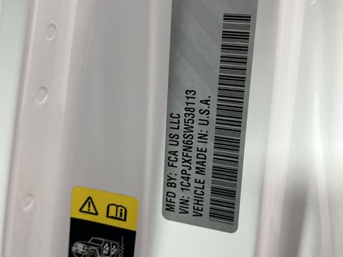 Used 2025 Jeep Wrangler Unlimited Rubicon AWD/4WD image 30