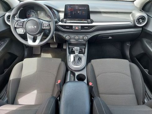 Used 2023 Kia Forte LXS image 3