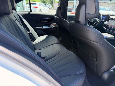 Used 2024 Mercedes-Benz E 350 4MATIC Sedan image 17