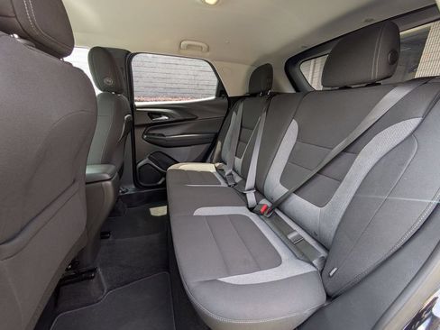 Used 2025 Chevrolet TrailBlazer LT AWD/4WD image 27
