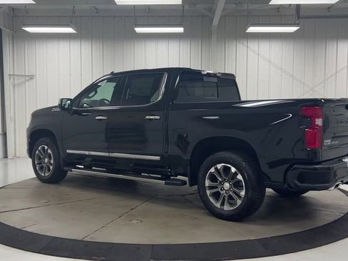 Used 2023 Chevrolet Silverado 1500 High Country w/ Technology Package AWD/4WD image 6