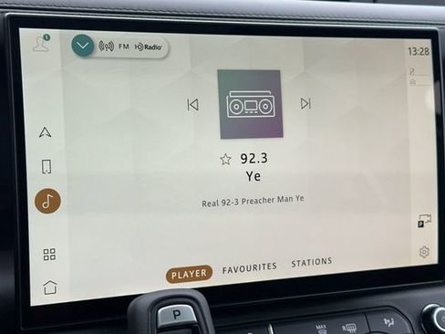 New 2026 Land Rover Defender 110 X-Dynamic SE image 16