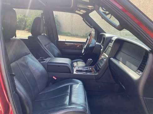 Used 2015 Lincoln Navigator 2WD image 16