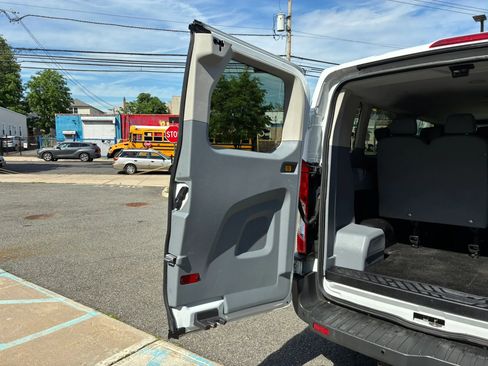 Used 2015 Ford Transit 350 XLT RWD image 21