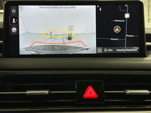 Used 2025 Genesis G70 2.5T image 6