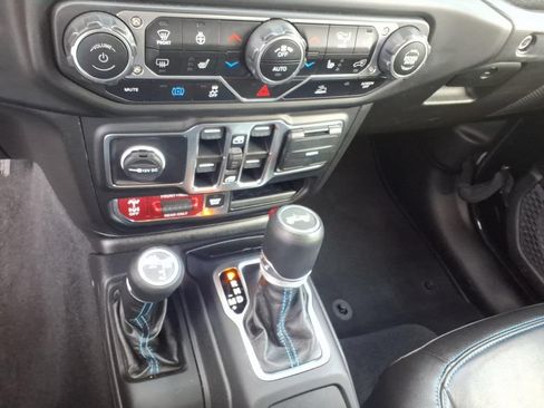 Used 2022 Jeep Wrangler Unlimited Rubicon 4xe w/ Cold Weather Group AWD/4WD image 14