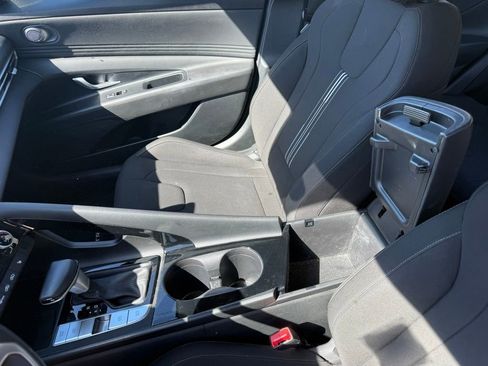 Used 2023 Hyundai Elantra SEL w/ Convenience Package image 27